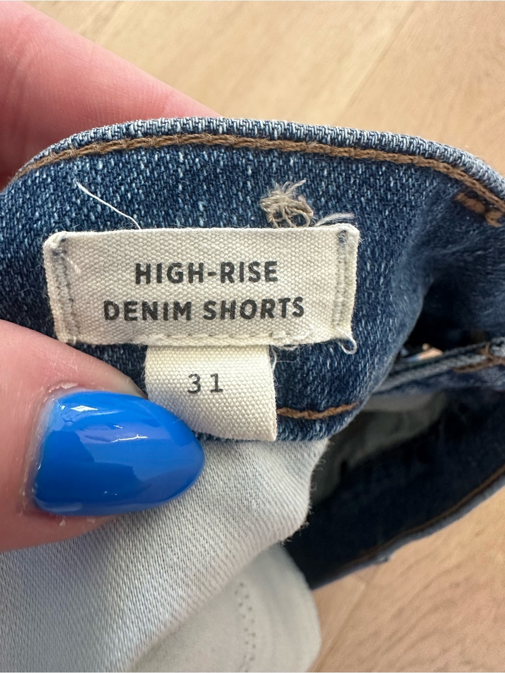 Madewell high waisted Frayed Hem Denim Shorts - Blue Wash - Picture 3 of 4